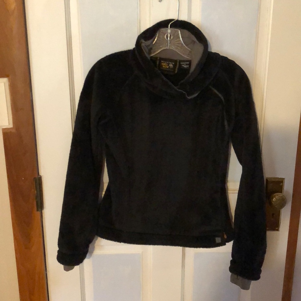 Mountain Hardware pullover